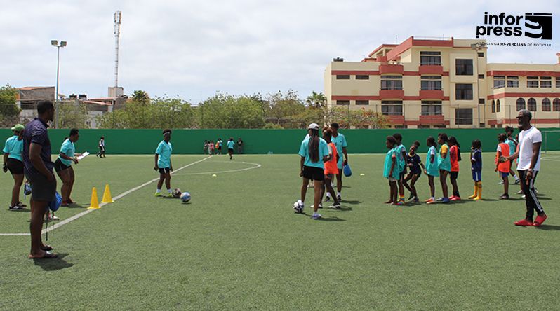 Praia: Escola Fénix Talentos promove primeira festa do futebol feminino para incentivar prática da modalidade