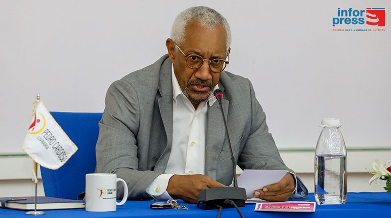 Administrador da Livraria Pedro Cardoso defende "política nacional robusta" para o sector do livro