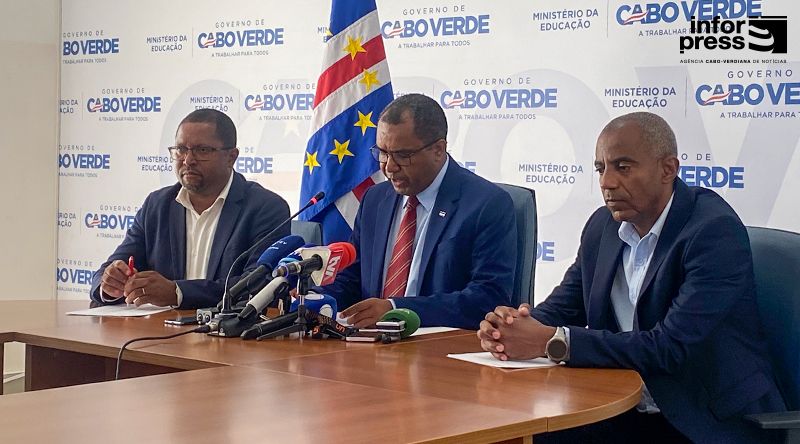 Ministro destaca caráter experimental do manual de Língua e Cultura Cabo-verdiana e abre portas ao diálogo