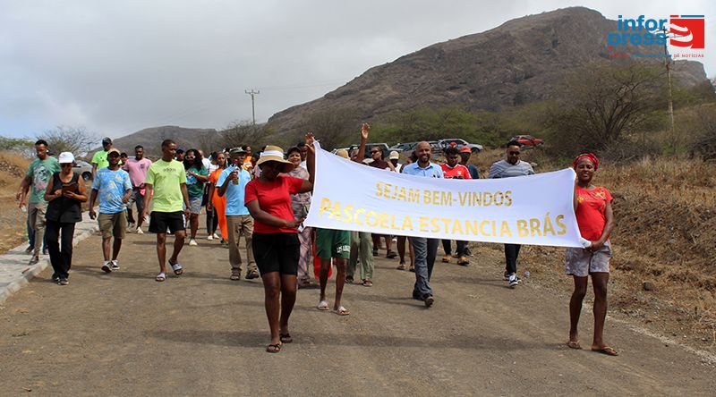 São Nicolau: Câmara da Ribeira Brava faz abertura de um troço de estrada que dá acesso a Estância de Brás