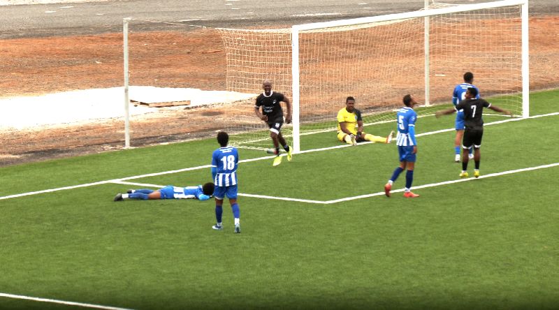 Futebol/Boa Vista: Académica e Onze Estrelas vencem no fecho da sexta jornada do campeonato