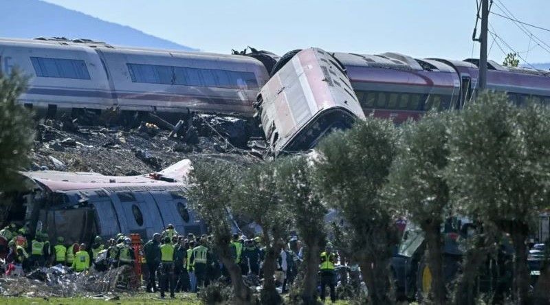 Sobe para 69 o número de mortos no acidente ferroviário em Espanha