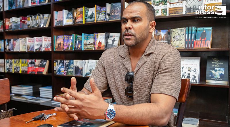 Autor alerta para ameaças do nacional-populismo à Constituição de 1992 no segundo volume da sua obra