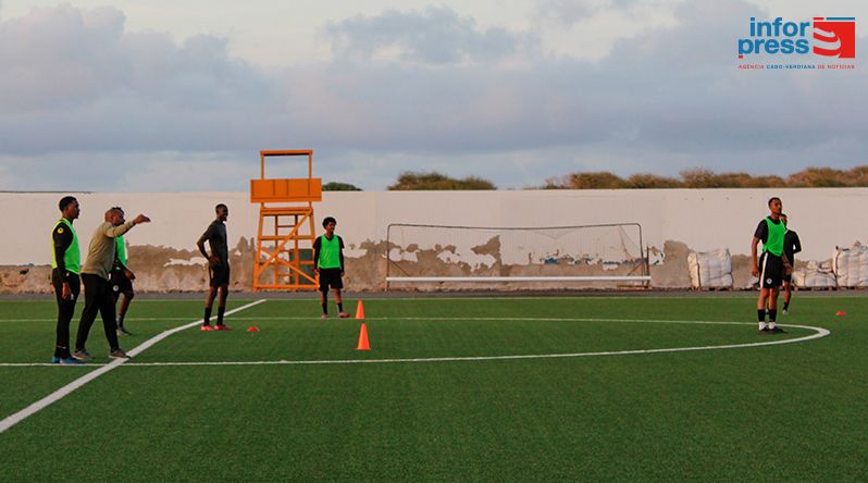 Futebol/Campeonato CV: África Show quer entrar a vencer em casa na estreia histórica frente ao Cutelinho