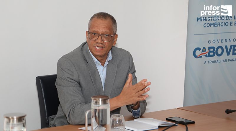 Governo reconhece transtornos causados por cortes de energia e garante normalização em breve (c/áudio)