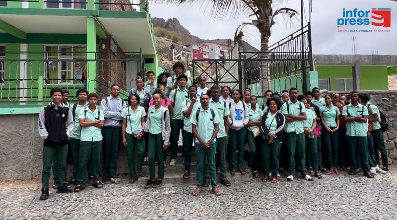 São Nicolau: Alunos do 12.º ano da Escola Baltazar Lopes da Silva contestam prolongamento das aulas após avaliações