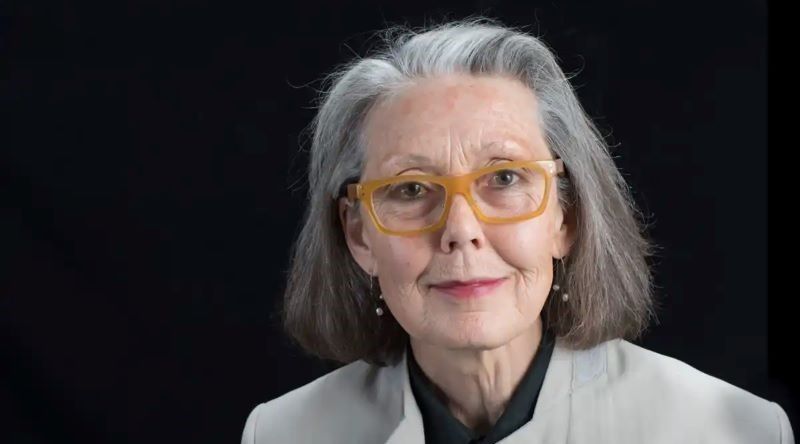 Prémio Nobel da Literatura atribuído à escritora canadiana Anne Carson