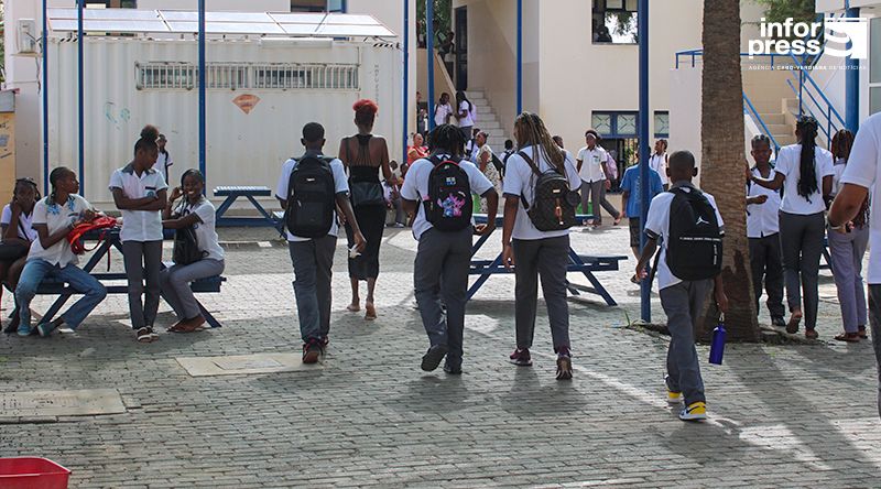 Ano lectivo arranca com normalidade nas escolas secundárias da Cidade da Praia