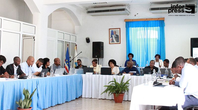 Boa Vista: Assembleia Municipal debate Relatório de Actividades de 2025 com críticas à "lentidão" e apelos à aceleração de obras