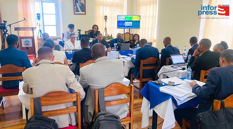 Paul: Câmara municipal assegura nova viatura de recolha de lixo até primeiro semestre de 2026