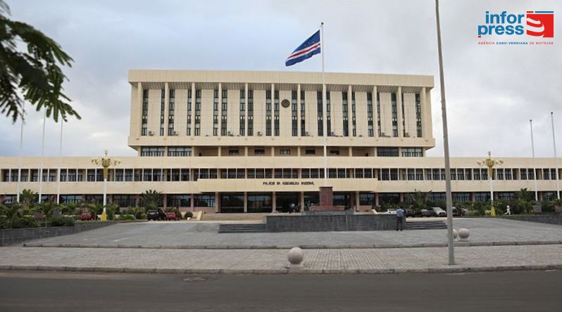 Assembleia Nacional debate reforma do parlamento e interpela Governo