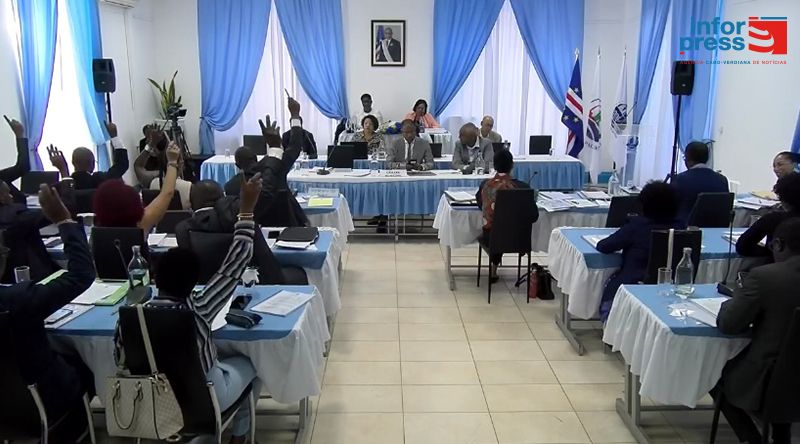 Praia: Assembleia Municipal aprova Orçamento e Plano de Actividades para 2026