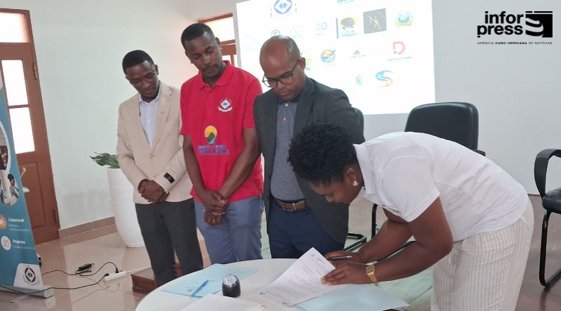 Câmara de Santa Catarina assina contratos do programa ‘Empreender’ com dotação de 10 mil contos