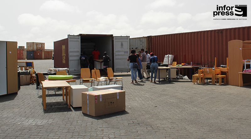 Associação Help For Boa Vista envia sétimo contentor de donativos para instituições e população da Ilha