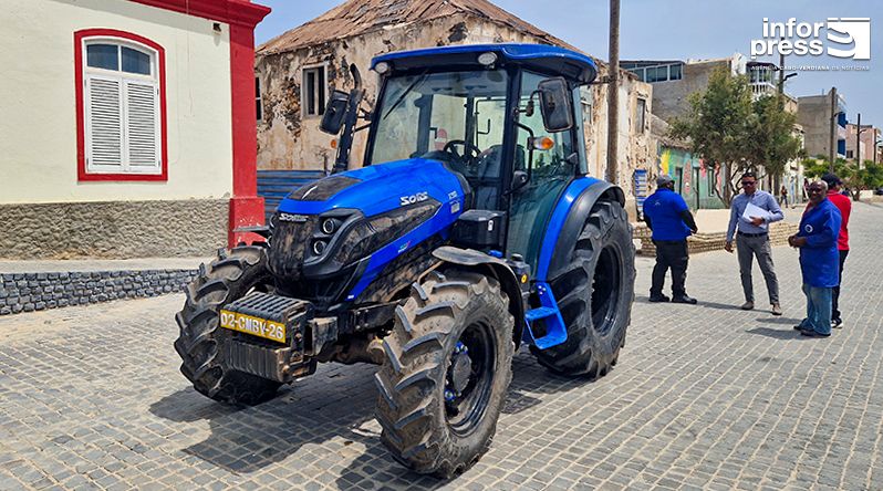 Boa Vista: Autarquia reforça agricultura com novo trator orçado em sete mil contos para apoiar produtores
