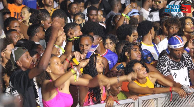 Porto Novo/São João: Djodje foi grande destaque na última noite de bailes no antigo estádio municipal