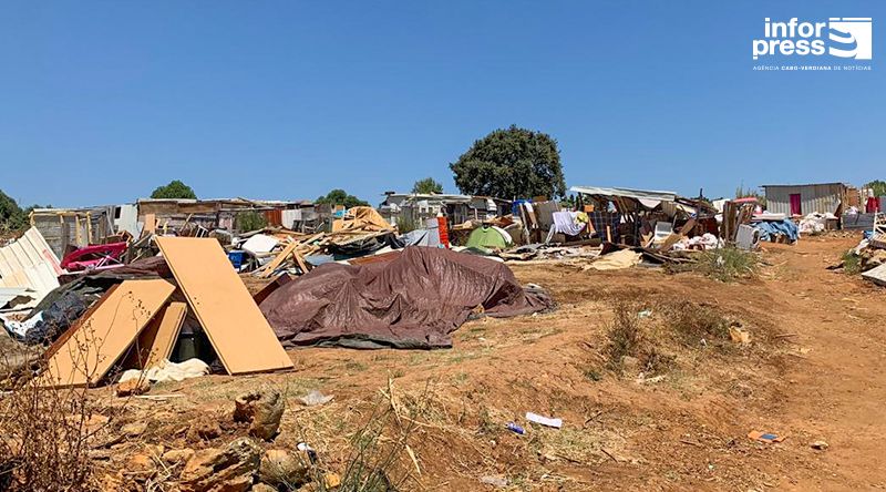 Portugal: Cabo-verdianos entre os despejados do Bairro de Talude Militar em Loures (c/áudio)