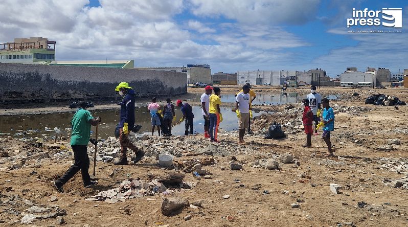 Boa Vista: Comunidade do Bairro da Boa Esperança une-se em acção de limpeza da zona
