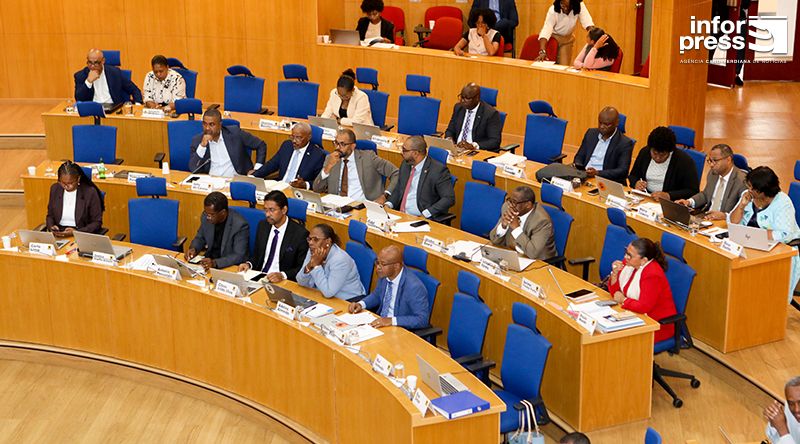 Parlamento: PAICV critica criação de ministério no fim do mandato e falhas na reforma do Estado e no apoio às empresas