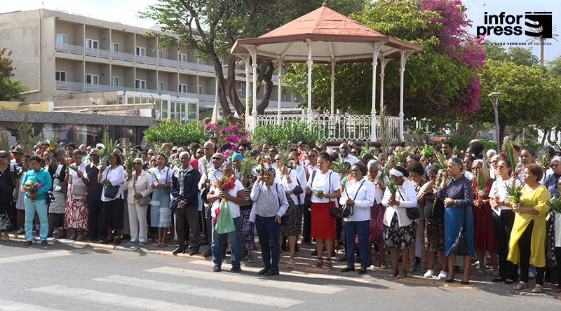 São Vicente: Praça Nova acolhe pela primeira vez bênção dos Ramos como “sinal de fé no coração da cidade” - bispo