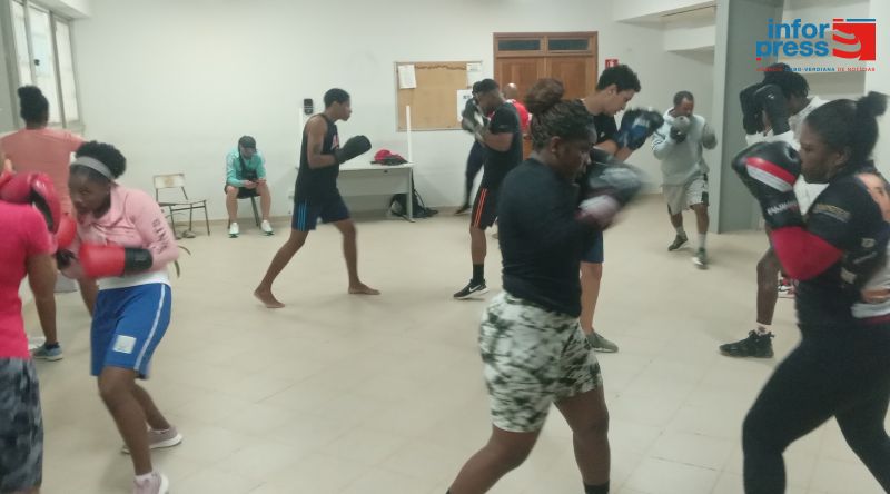 Clube de Boxe do Sal almeja revitalizar prática com aposta em crianças e adolescentes
