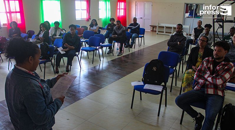 Brava: Professores em formação de capacitação no processo de sinalização