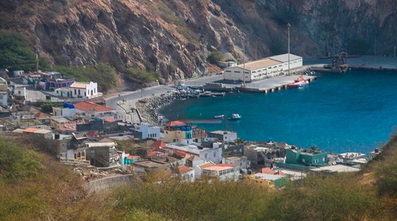 Governo articula medidas para mitigar dificuldades no abastecimento de carga à ilha Brava