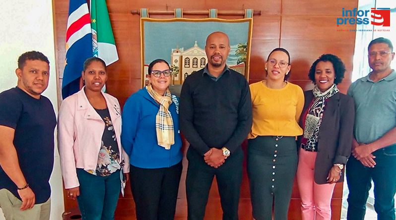 São Nicolau: Câmara Municipal da Ribeira Brava entrega primeira tranche de apoio financeiro aos grupos Carnavalescos