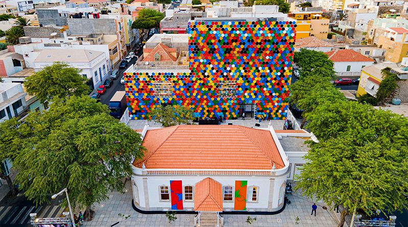 São Vicente: CNAD recebe exposição “Horizontes” do moçambicano Mapfara Sitoe