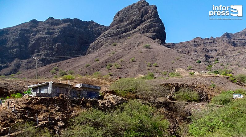 Porto Novo: Famílias de Cabouco de Alecrim sem luz eléctrica e água clamam pela intervenção das autoridades