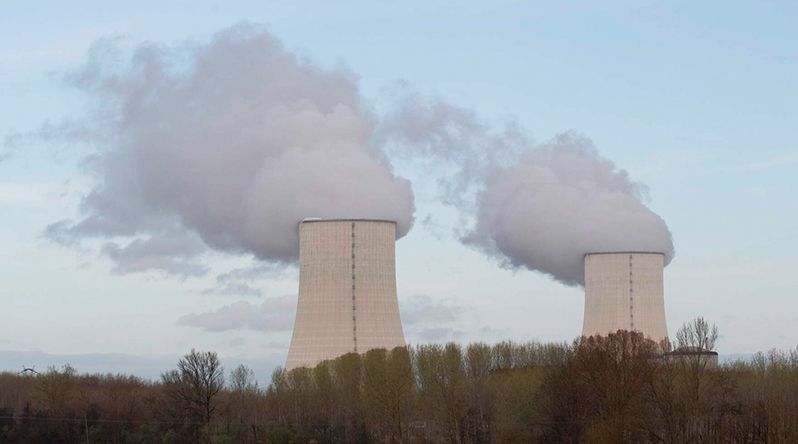 Calor obriga a parar central nuclear em França