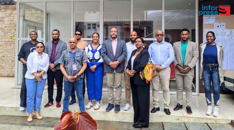 Porto Novo: Autarquia e Correios de Cabo Verde firmam protocolos ligados à toponímia municipal e transporte de crianças