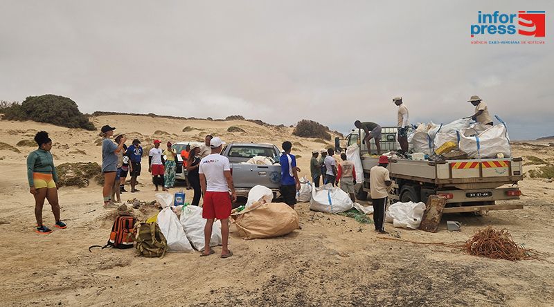 Boa Vista/Década do Oceano: Campanha de limpeza recolhe mais de uma tonelada de lixo nas reservas naturais