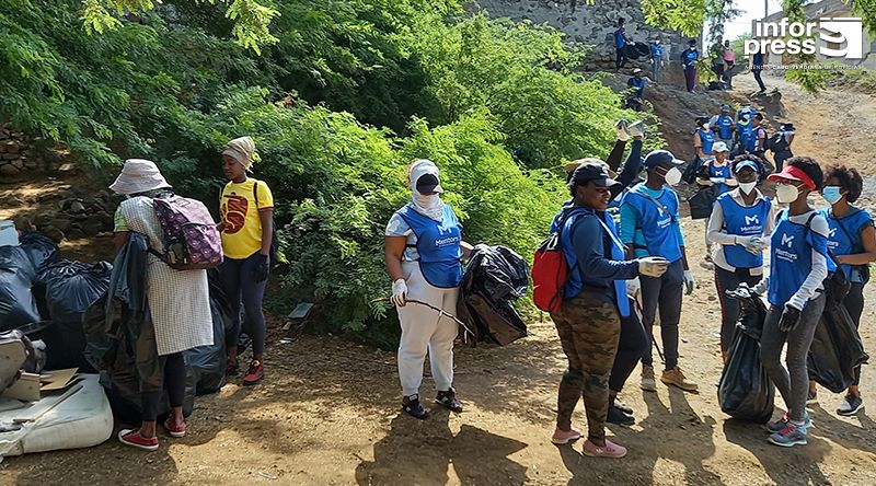 Praia: Associação Esperança Africana de Cabo Verde promove campanha de limpeza contra dengue em Achada Eugénio Lima