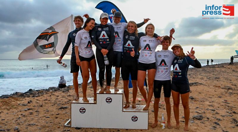 Wing-Foil: Norte-americano Cash Berzoulla e espanhola Suardiaz Total vencem circuito mundial de Ponta Preta