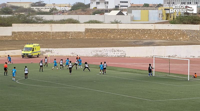 Futebol feminino: Black Panthers vence Real Sociedade e garante vaga nas meias-finais do nacional