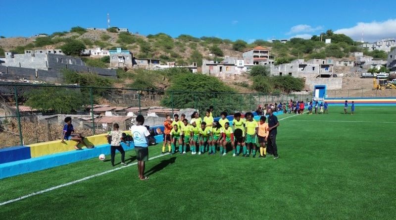 Santa Catarina: Inaugurado arrelvamento do campo de Rincão avaliado em cerca de 20 mil contos