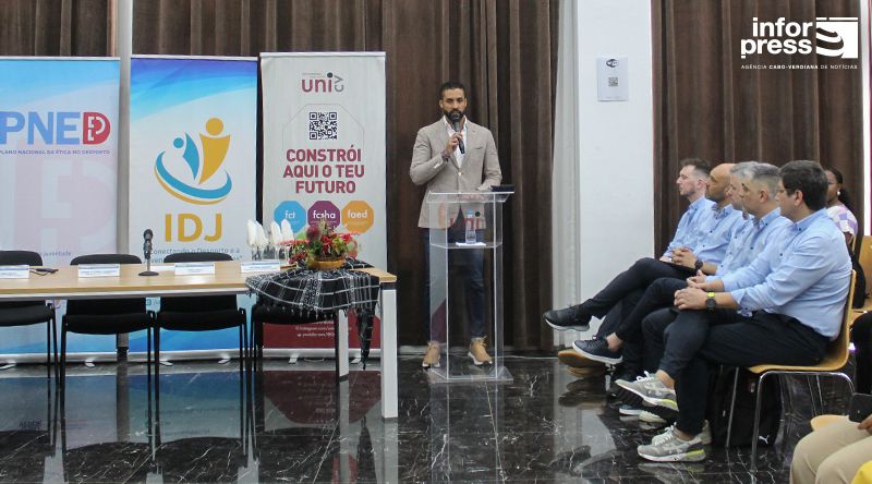 Ministro defende aposta na ciência para profissionalizar desporto cabo-verdiano