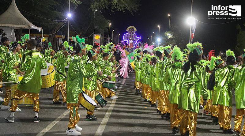 Carnaval de 2025 na Praia arranca com atrasos mas mantém grande alegria e expectativas de melhoria