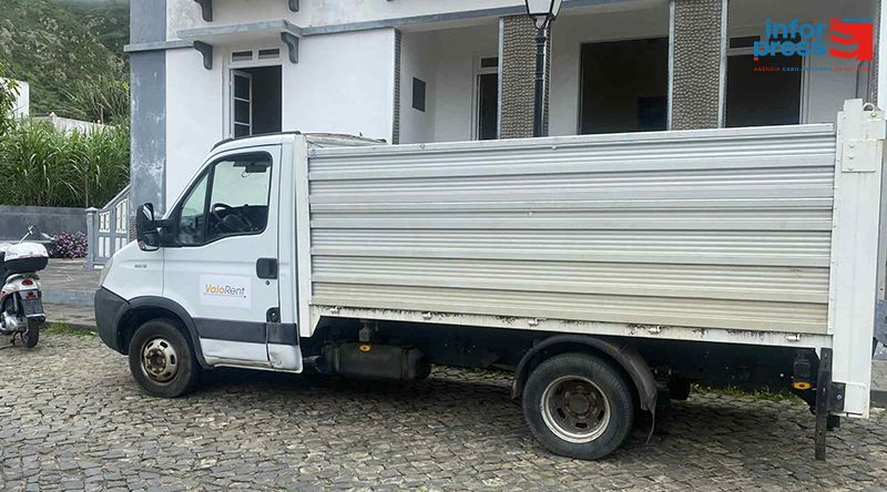 Brava: Autarquia recebe três motos e um veículo doado pela Câmara Municipal de Pontedera