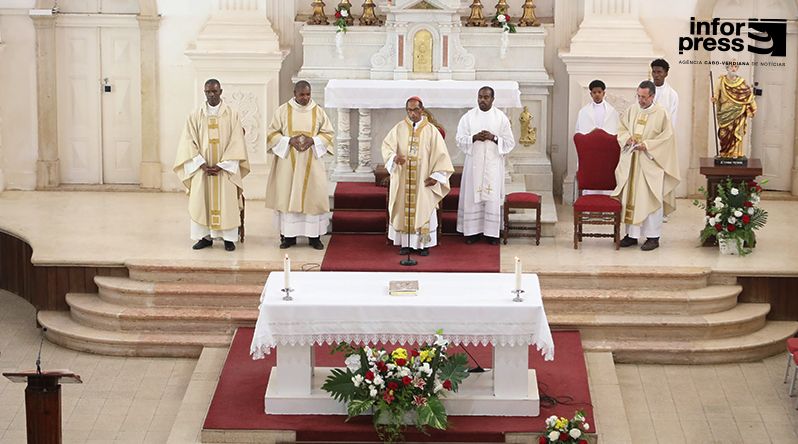 Fiéis consideram Natal como tempo de fé, união familiar e manifestam preocupação com fraca adesão dos jovens