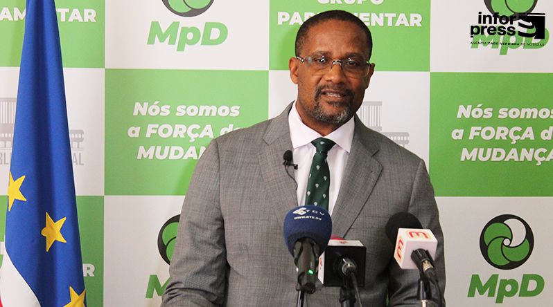 MpD enaltece "passo gigantesco" no SNS com primeiro transplante renal e pede fim aos ataques ao sector (Actualizada)