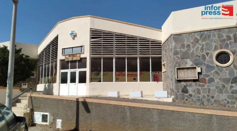 Centro de Saúde de Achadinha vai ser demolido e reconstruído num investimento de 80.000 contos (c/áudio)