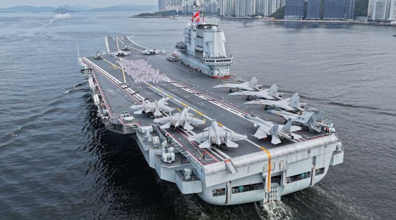 Marinha da China coloca ao serviço terceiro porta-aviões