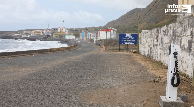 Mosteiros: Retomadas obras para reabilitação e asfaltagem de vias urbanas e estrada de acesso a Fajãzinha