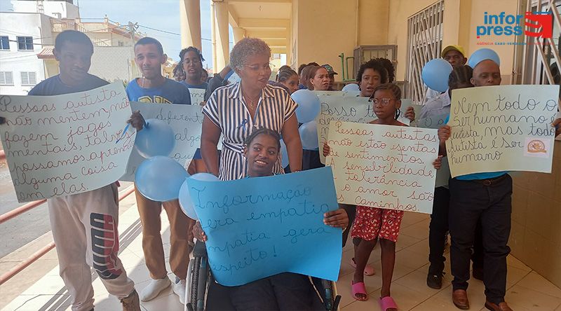 Associação Colmeia comemora Dia do Autismo com mensagens inclusivas de sensibilização e lançamento de balões