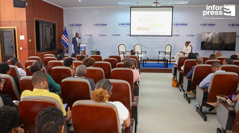 Cabo Verde tem arsenal digital para combater burocracia e permitir acesso rápido aos serviços – governante 