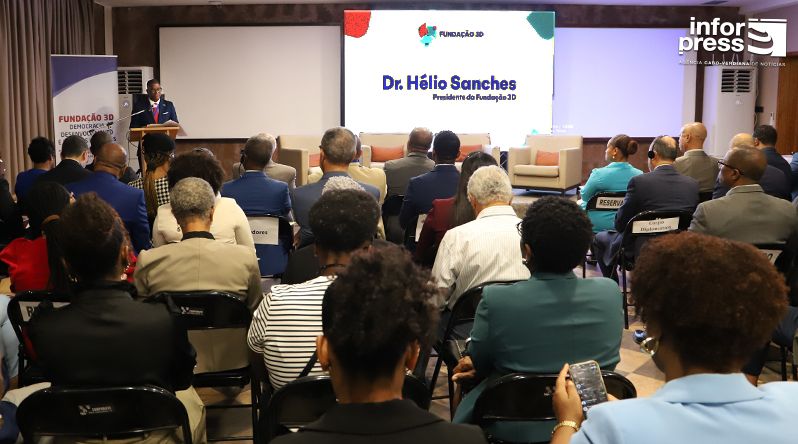 Hélio Sanches alerta para riscos do populismo e das ‘fake news’ na democracia