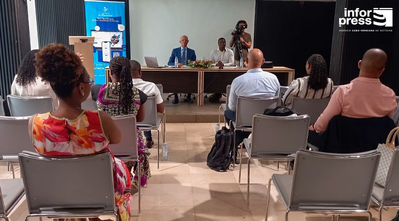 Direcção-geral de Emprego pretende sensibilizar profissionais para adesão à carteira profissional