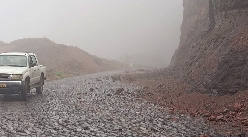 Porto Novo: Queda de pedras na estrada de acesso a Alto Mira deixa moradores apreensivos 